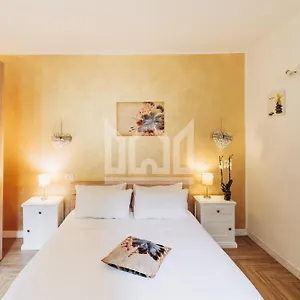 https://gold-apartment.emilia-romagnahotels.net